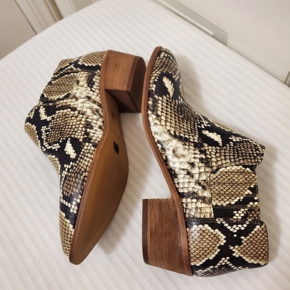 NWOT Madewell Sonia Snakeprint Leather Chelsea Booties Size 9 - Picture 4 of 14